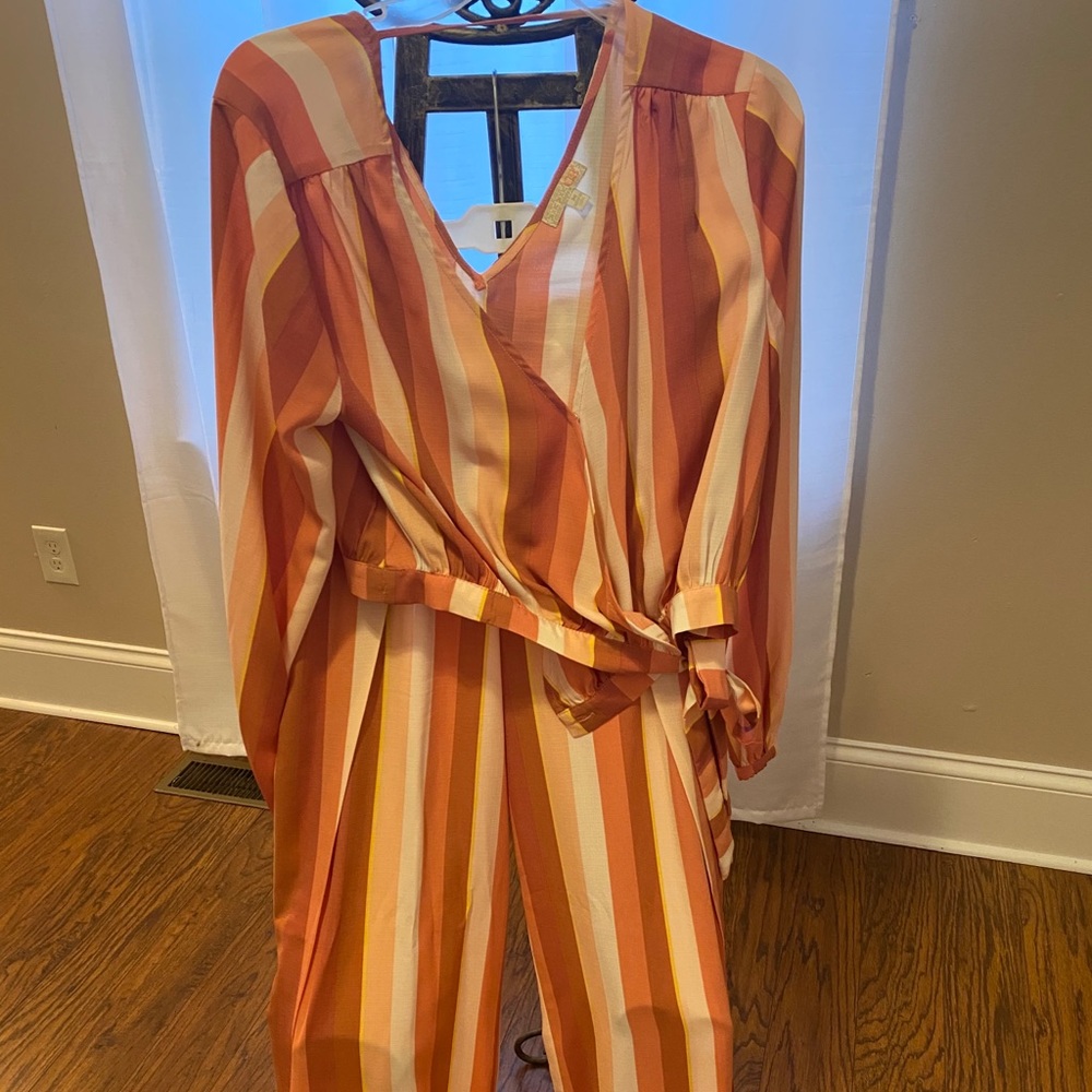 Two piece set.